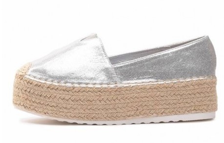 Simple but classy fashion